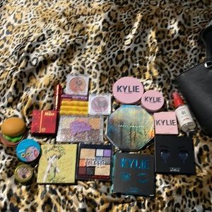Makeup bundle
